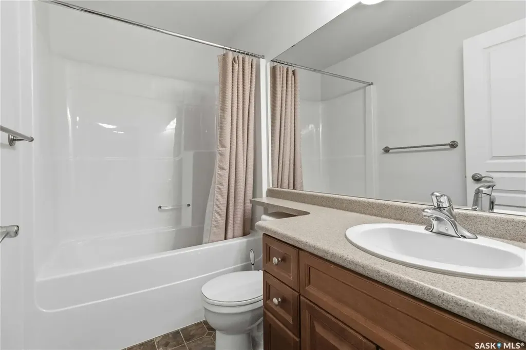 619 Saskatchewan Crescent W Saskatoon SK S7M 0A5
