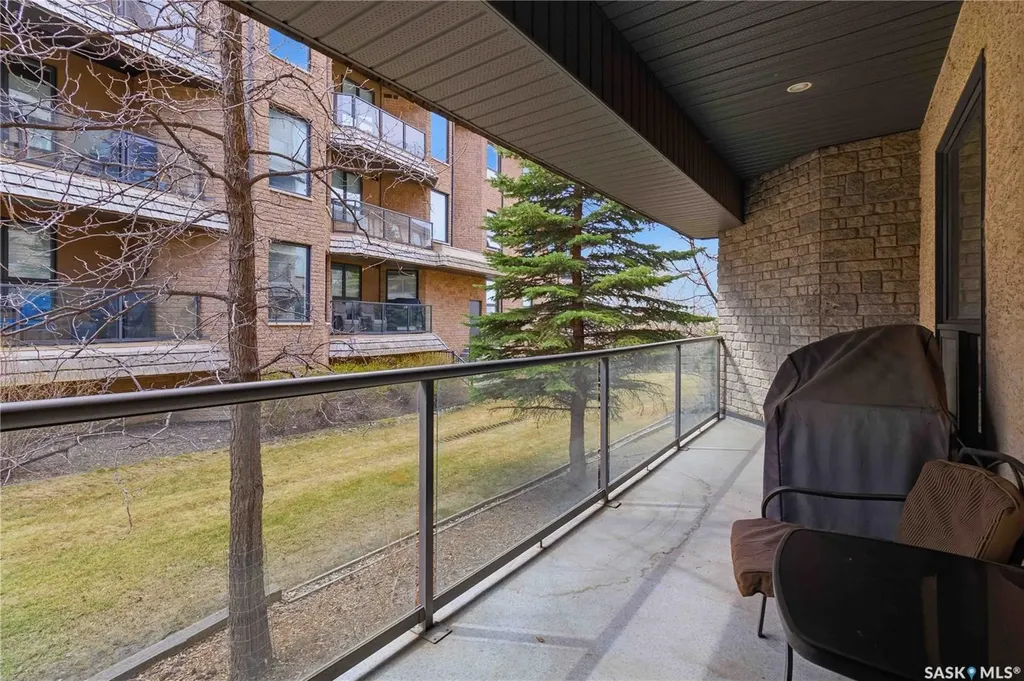 619 Saskatchewan Crescent W Saskatoon SK S7M 0A5