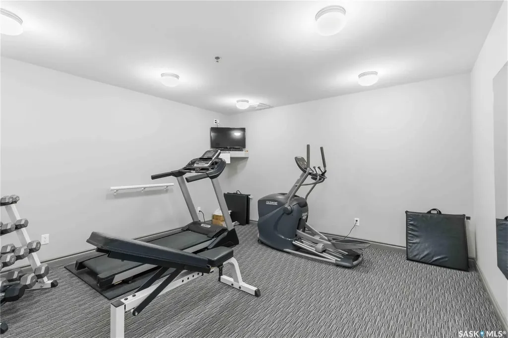 619 Saskatchewan Crescent W Saskatoon SK S7M 0A5