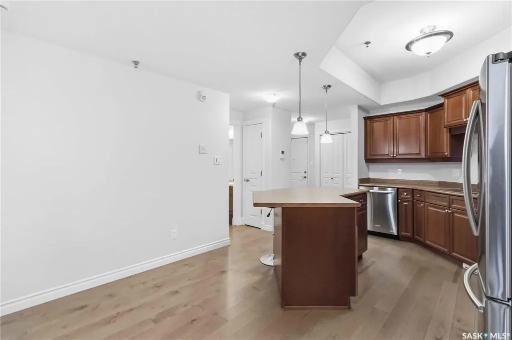 619 Saskatchewan Crescent W Saskatoon SK S7M 0A5