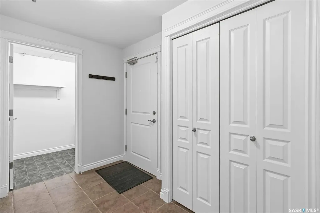 619 Saskatchewan Crescent W Saskatoon SK S7M 0A5