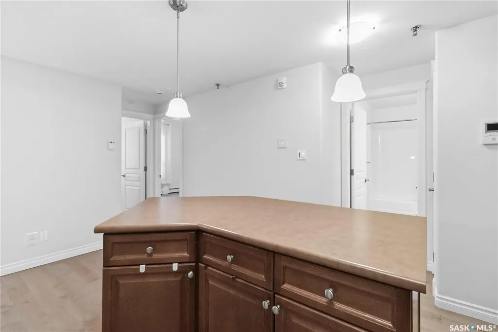 619 Saskatchewan Crescent W Saskatoon SK S7M 0A5