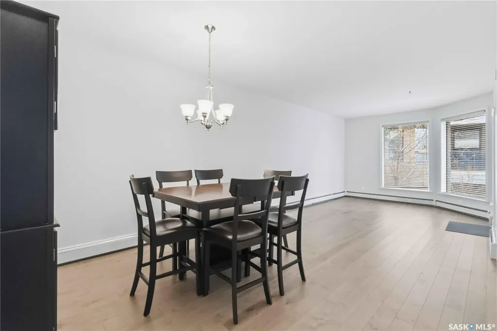 619 Saskatchewan Crescent W Saskatoon SK S7M 0A5