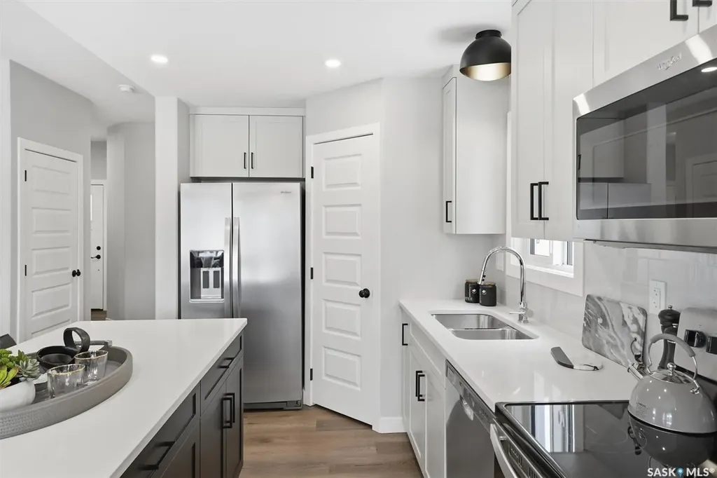 664 Nazarali Lane Saskatoon SK S7V 1X5