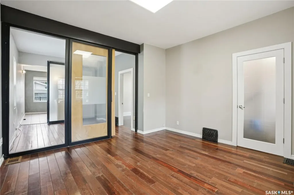 228 8th Street E Saskatoon SK S7H 0P3