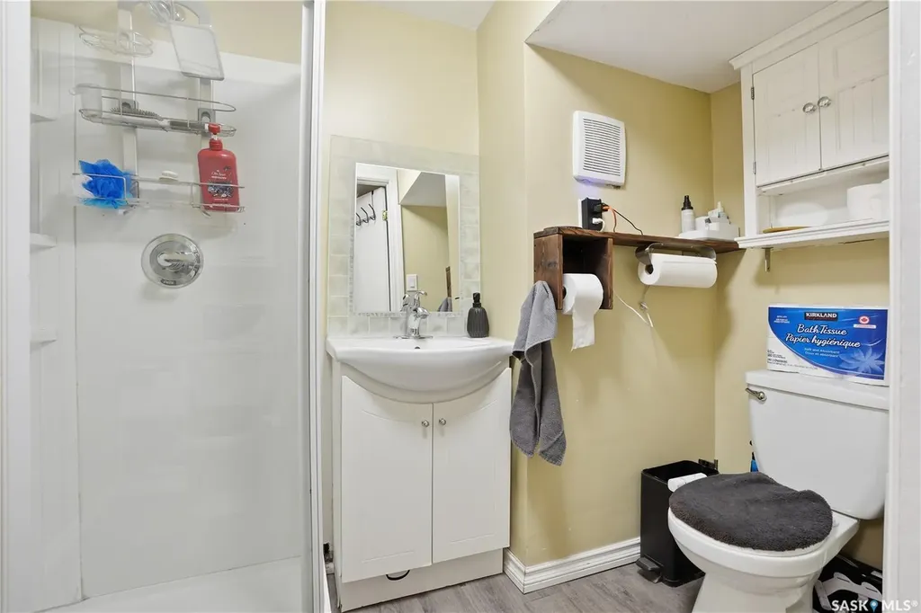 228 8th Street E Saskatoon SK S7H 0P3