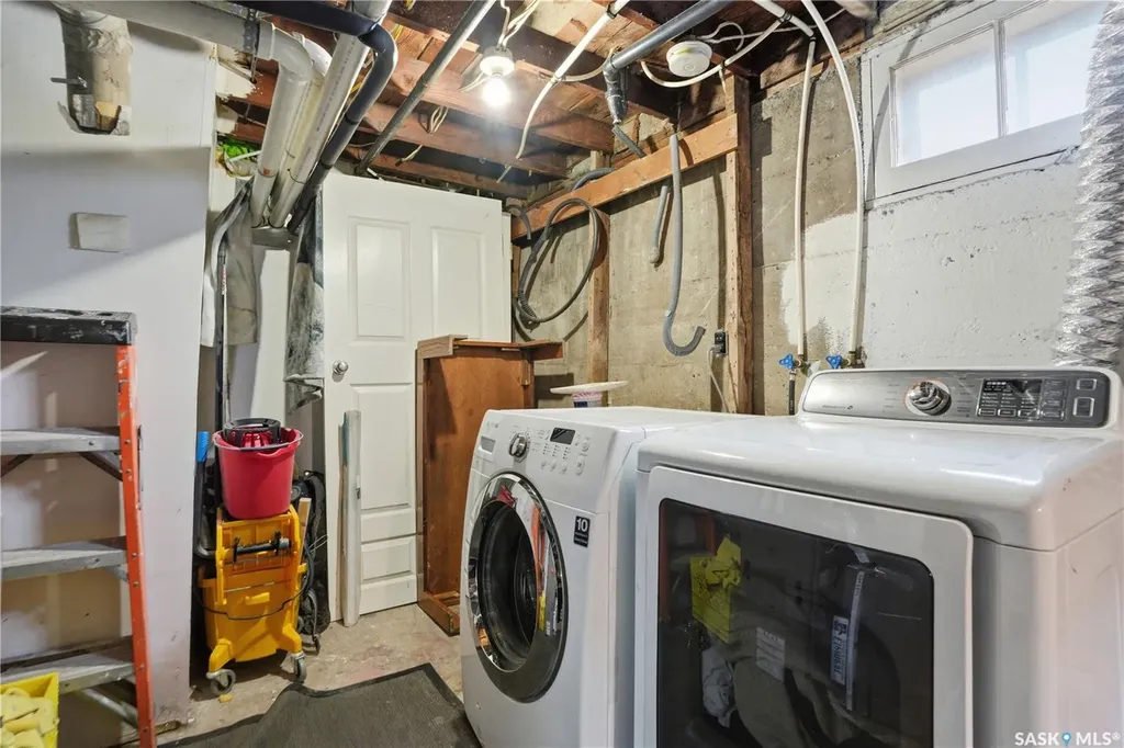 228 8th Street E Saskatoon SK S7H 0P3