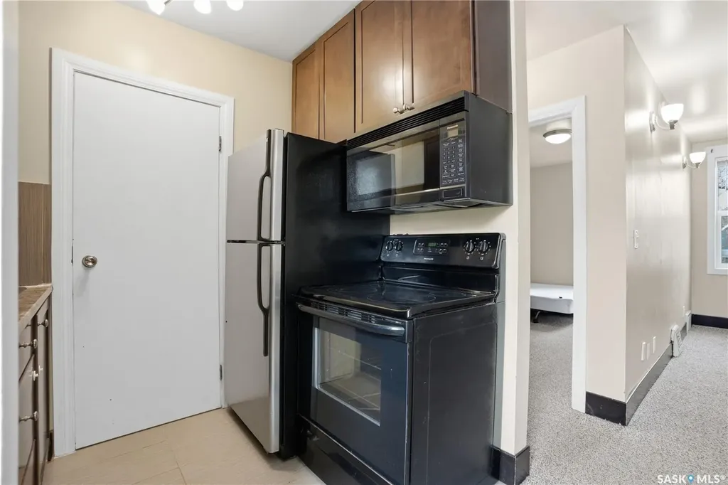 228 8th Street E Saskatoon SK S7H 0P3