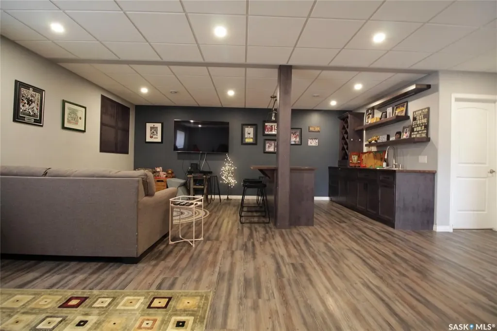 608 Alberni Street Moosomin SK S0G 3N0