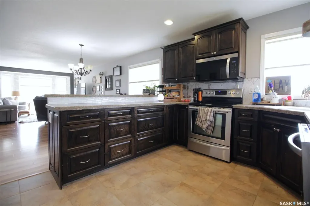 608 Alberni Street Moosomin SK S0G 3N0