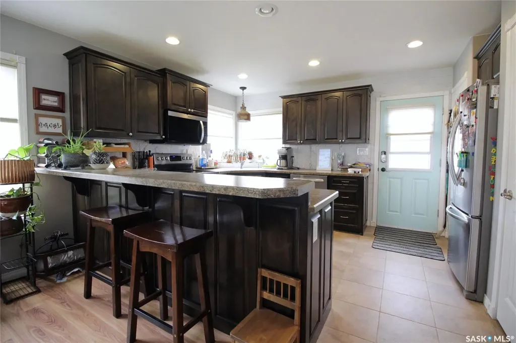 608 Alberni Street Moosomin SK S0G 3N0
