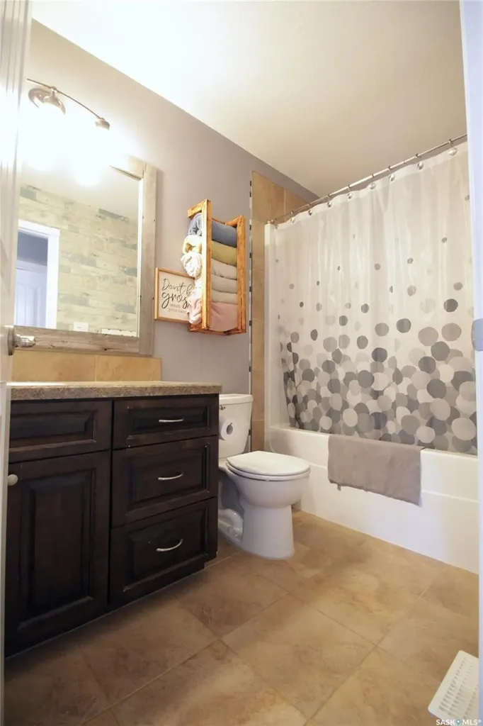 608 Alberni Street Moosomin SK S0G 3N0