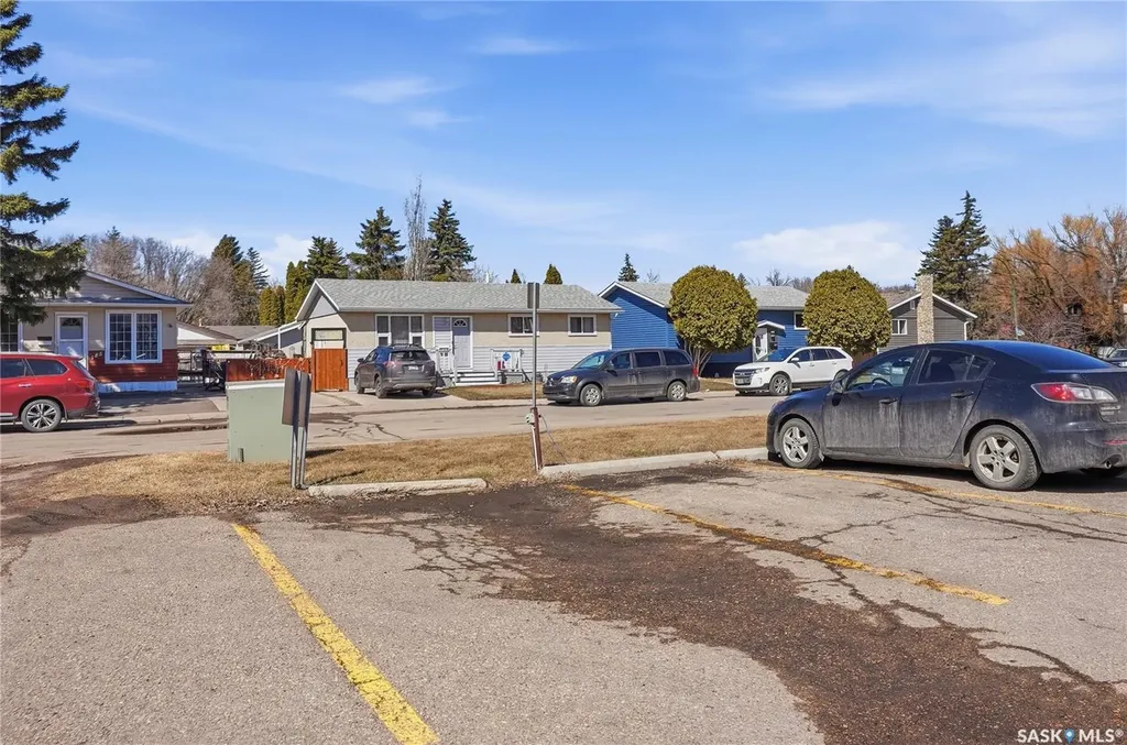 116 Acadia Court Saskatoon SK S7H 4T7