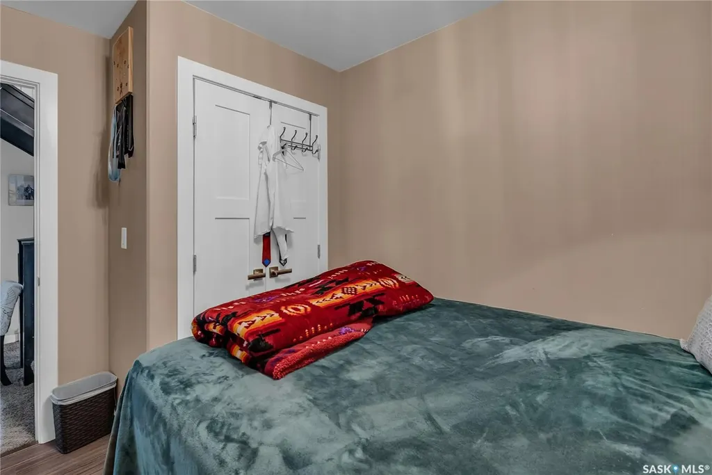 727 6th Avenue N Saskatoon SK S7K 2S8