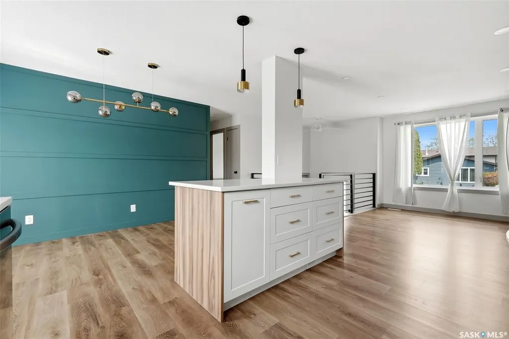 306 Howe Place Regina SK S4R 8M5