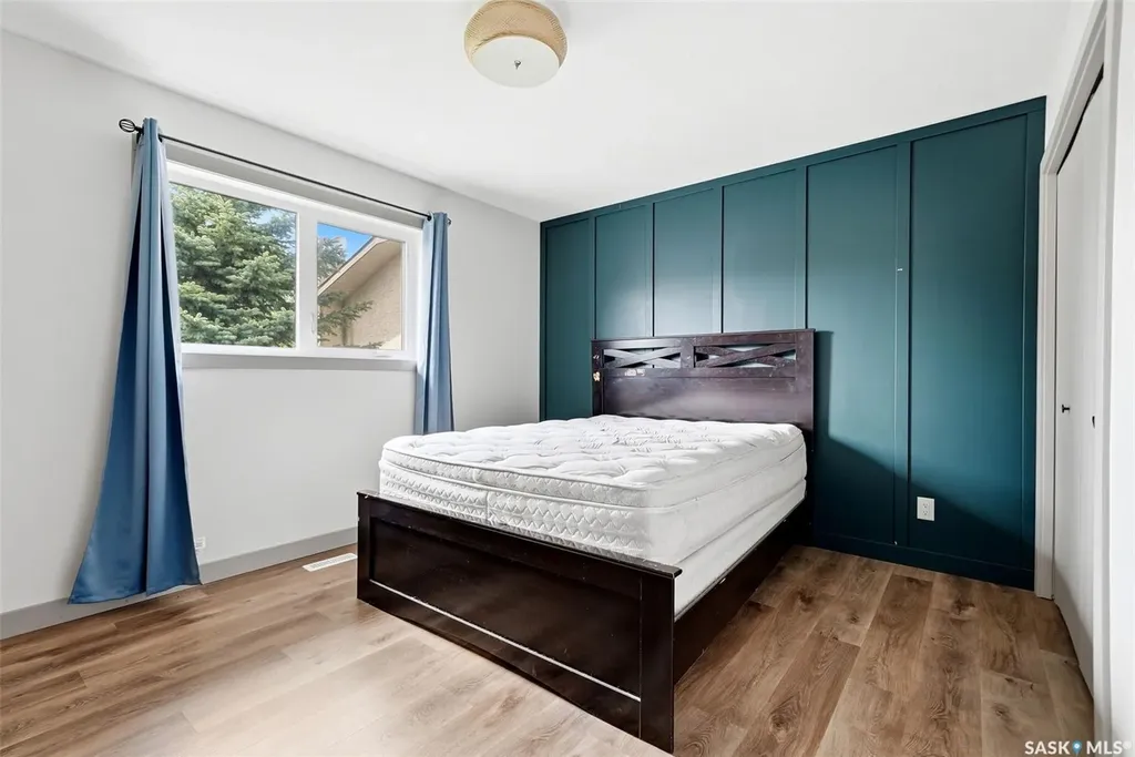 306 Howe Place Regina SK S4R 8M5