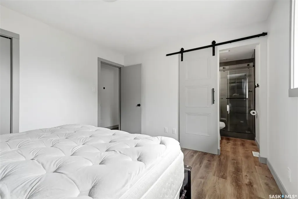 306 Howe Place Regina SK S4R 8M5