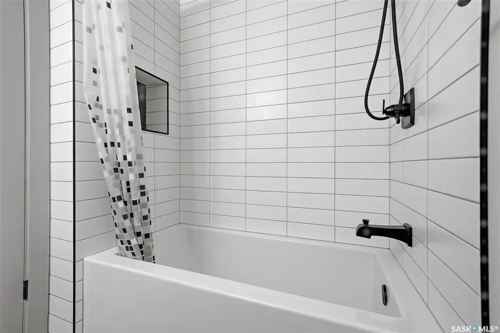 306 Howe Place Regina SK S4R 8M5