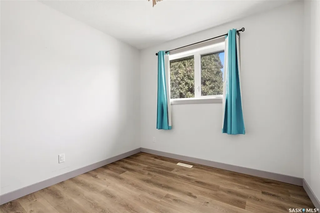 306 Howe Place Regina SK S4R 8M5
