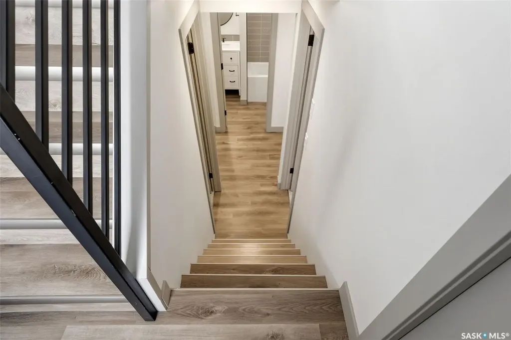 306 Howe Place Regina SK S4R 8M5