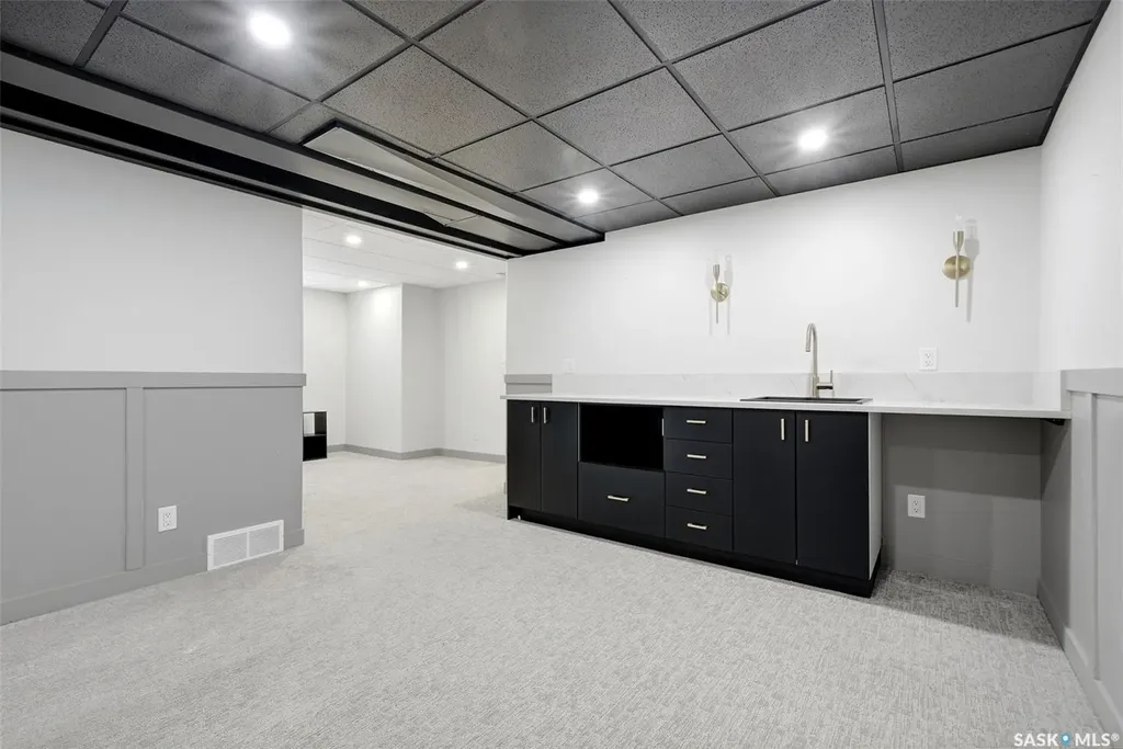 306 Howe Place Regina SK S4R 8M5
