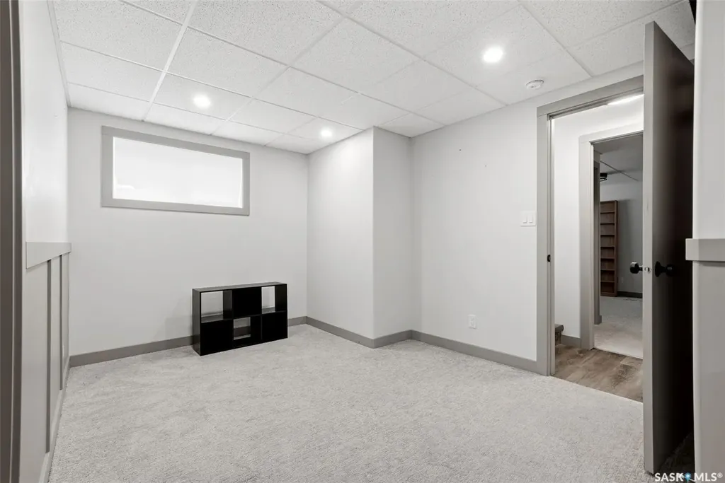 306 Howe Place Regina SK S4R 8M5