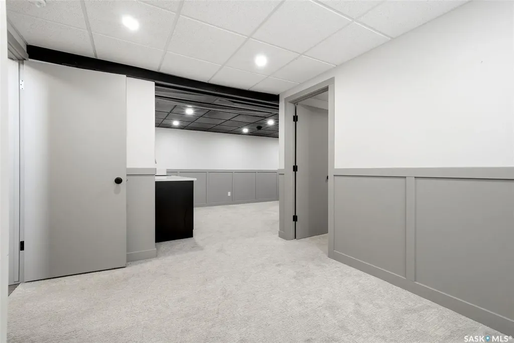 306 Howe Place Regina SK S4R 8M5