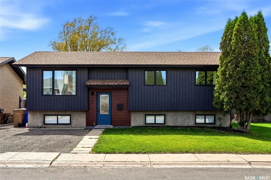 306 Howe Place Regina SK S4R 8M5
