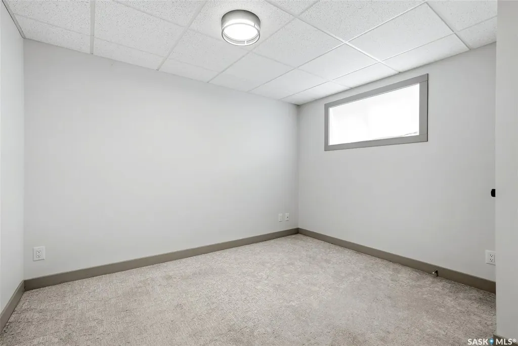 306 Howe Place Regina SK S4R 8M5