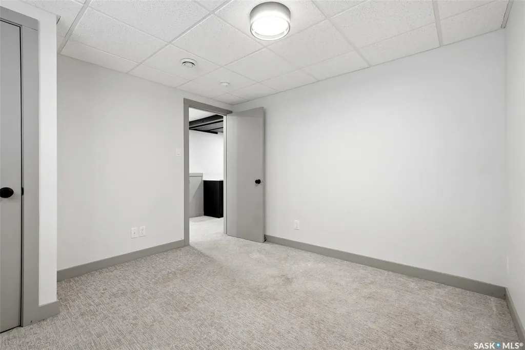 306 Howe Place Regina SK S4R 8M5