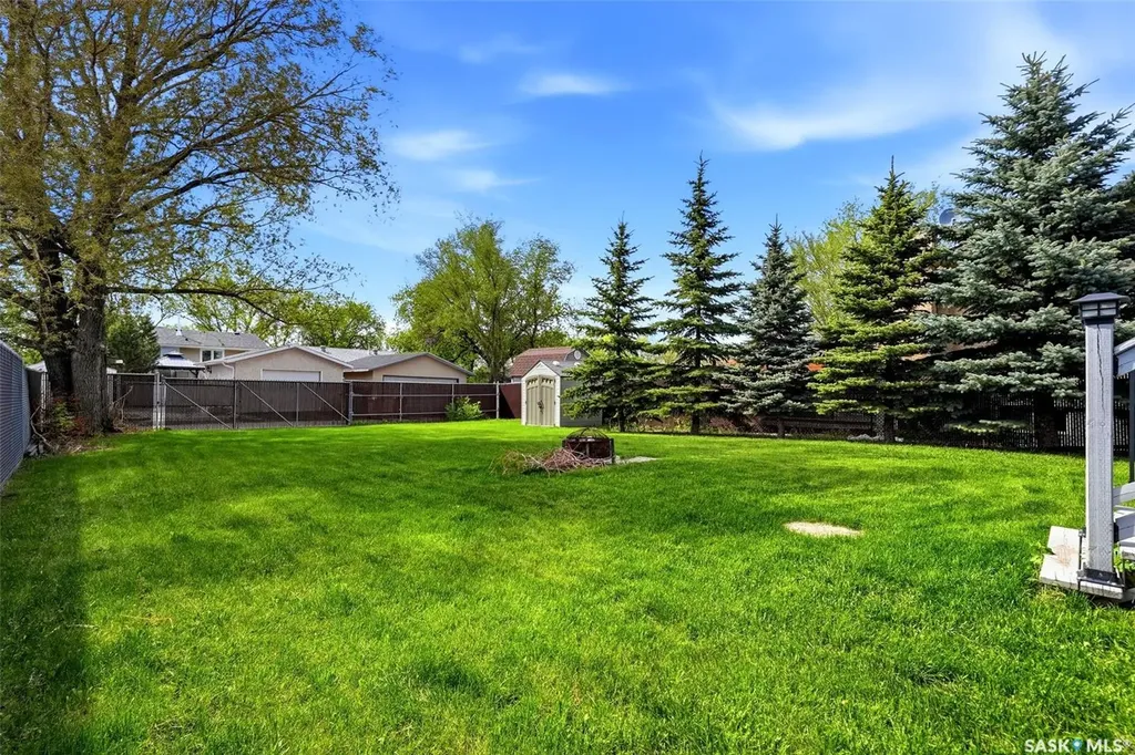 306 Howe Place Regina SK S4R 8M5