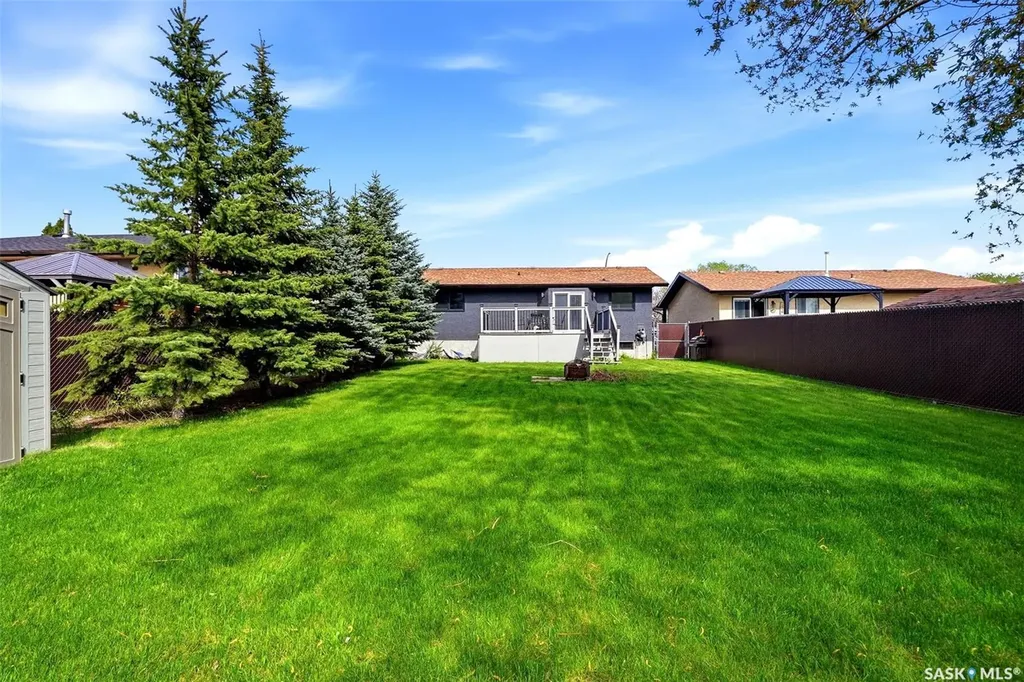 306 Howe Place Regina SK S4R 8M5