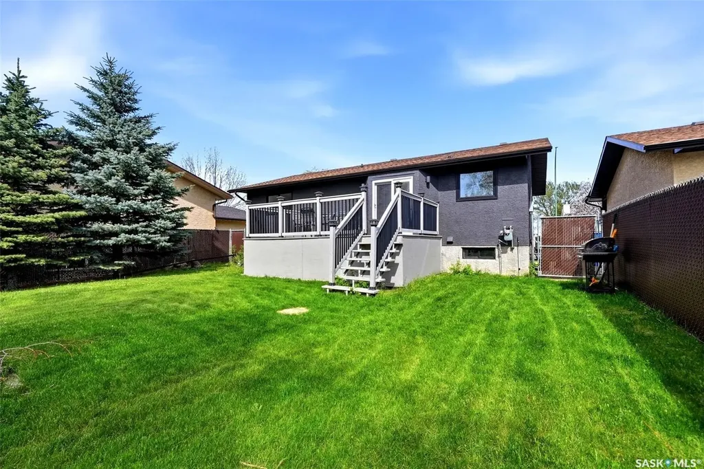 306 Howe Place Regina SK S4R 8M5