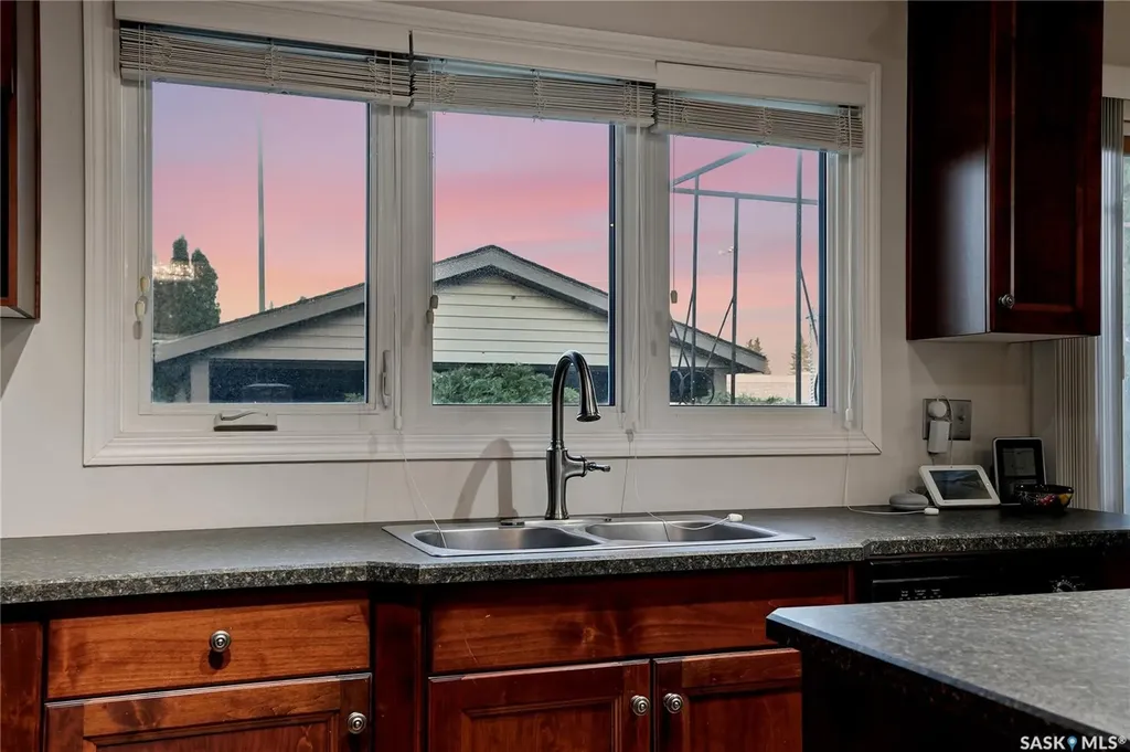 2225 Easthill Saskatoon SK S7J 3E1