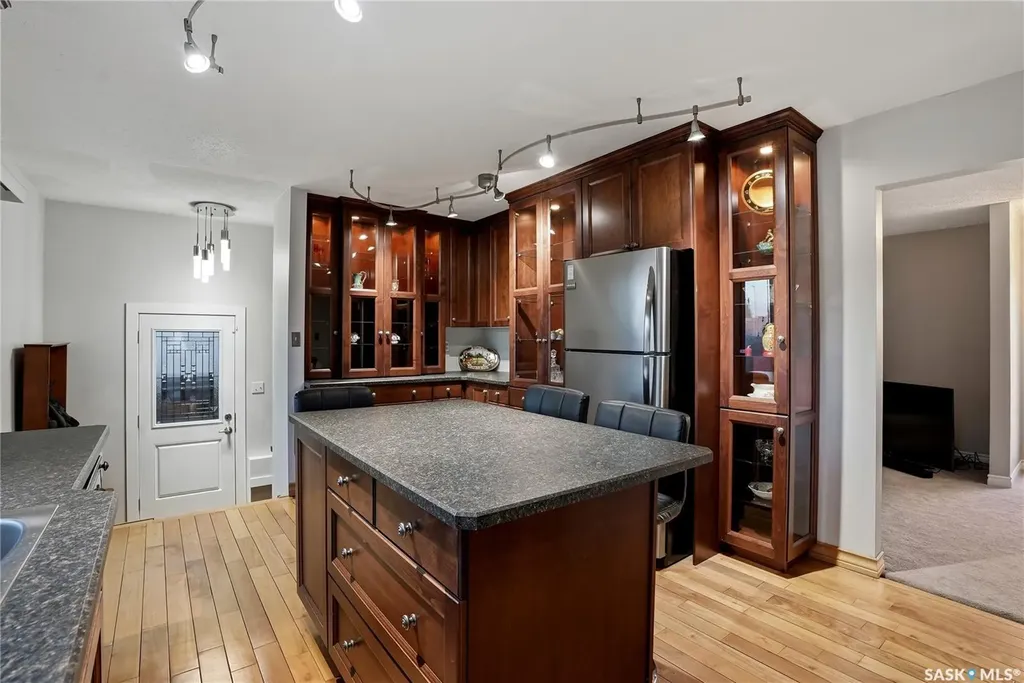 2225 Easthill Saskatoon SK S7J 3E1
