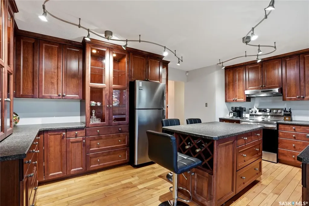 2225 Easthill Saskatoon SK S7J 3E1