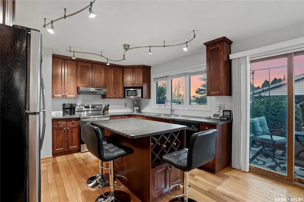 2225 Easthill Saskatoon SK S7J 3E1