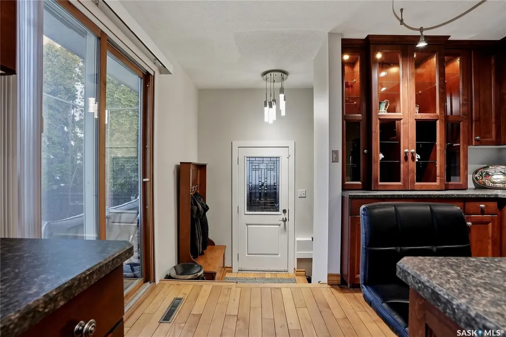 2225 Easthill Saskatoon SK S7J 3E1