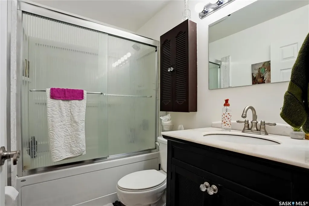 2225 Easthill Saskatoon SK S7J 3E1