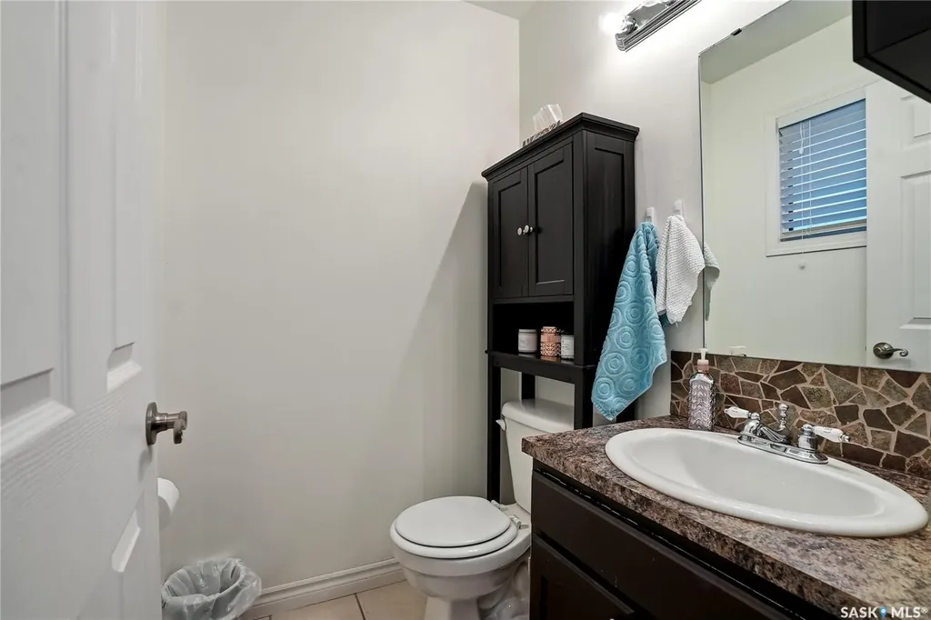 2225 Easthill Saskatoon SK S7J 3E1
