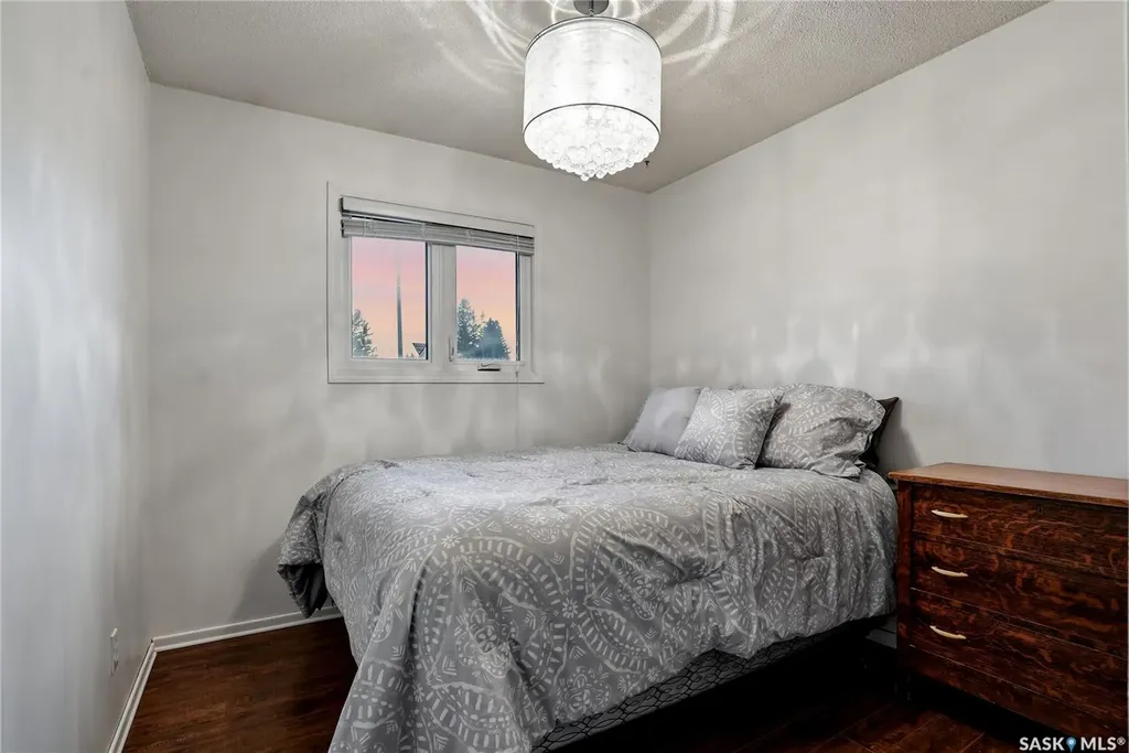2225 Easthill Saskatoon SK S7J 3E1