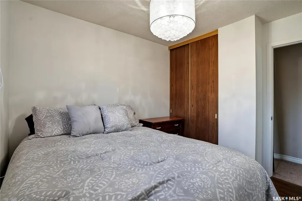 2225 Easthill Saskatoon SK S7J 3E1