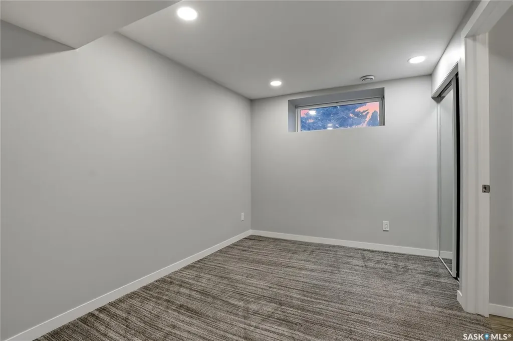 2225 Easthill Saskatoon SK S7J 3E1