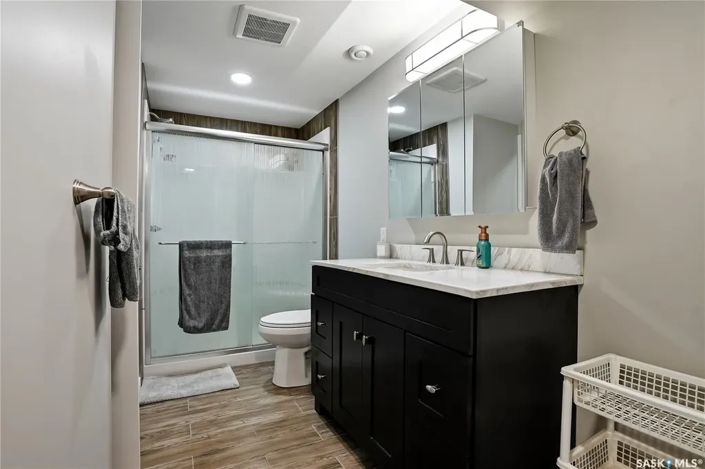 2225 Easthill Saskatoon SK S7J 3E1