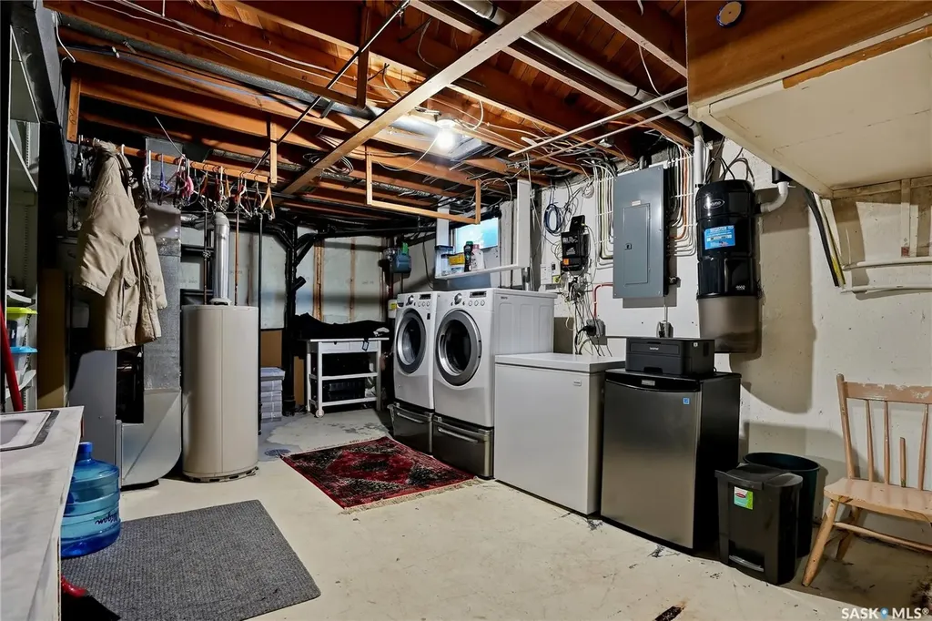 2225 Easthill Saskatoon SK S7J 3E1