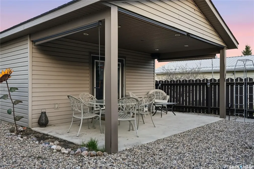 2225 Easthill Saskatoon SK S7J 3E1