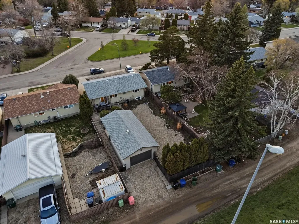 2225 Easthill Saskatoon SK S7J 3E1