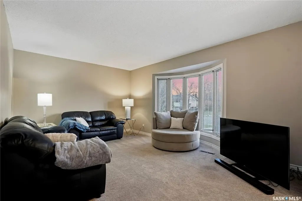 2225 Easthill Saskatoon SK S7J 3E1