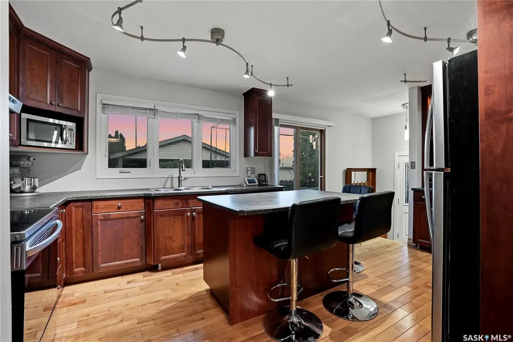 2225 Easthill Saskatoon SK S7J 3E1