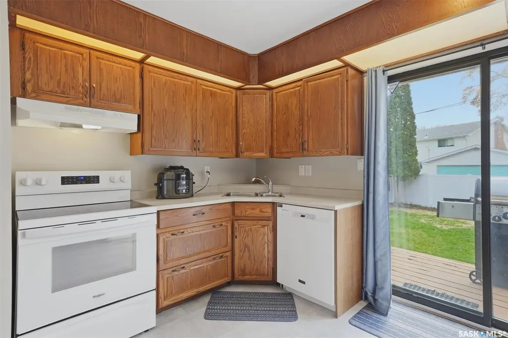 12 Murphy Crescent Saskatoon SK S7J 2T4